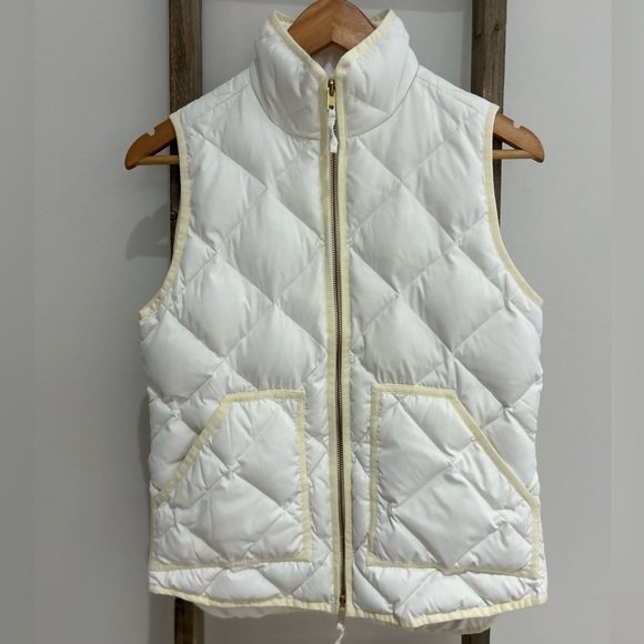 J. Crew Jackets & Blazers - J. Crew Quilted Vest Zip Up White Snap Pockets Lightweight Women’s Size XXS